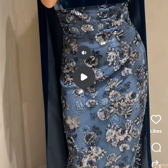 Sau Lee Adrian Gown - Picture 6 of 8